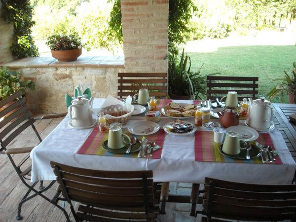 Bed and Breakfast Cascinale La Mimosa Cupramontana Exterior foto